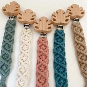 attache tétine macramé bébé bohème pleins de coloris